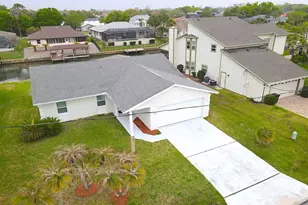 19 Cedarfield Ct, Palm Coast, FL 32137 - Photo 4