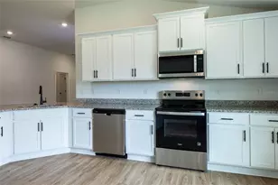 33 Farnell Ln, Palm Coast, FL 32137 - Photo 2