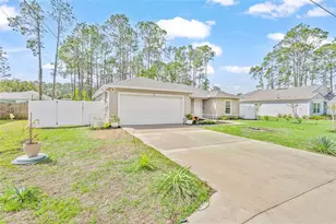 10 Poinsettia Ln, Palm Coast, FL 32164 - Photo 2