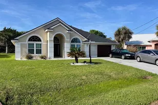 9 Central Pl, Palm Coast, FL 32137 - Photo 1