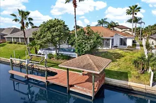 24 Clarendon Ct N, Palm Coast, FL 32137 - Photo 2