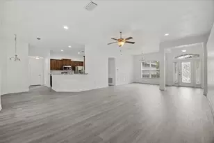 201 NE Greenbrier Ave, Port Saint Lucie, FL 34983 - Photo 4