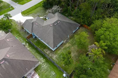 201 NE Greenbrier Avenue, Port Saint Lucie, FL 34983 - Photo 34