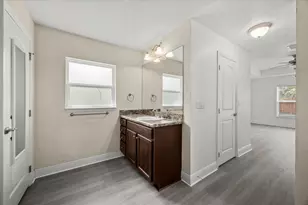 201 NE Greenbrier Ave, Port Saint Lucie, FL 34983 - Photo 14