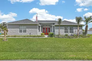 50 Furness Pl, Palm Coast, FL 32137 - Photo 2