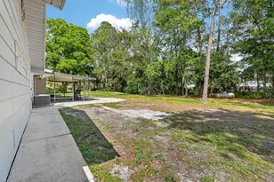 116 Round Lake Cir, Palatka, FL 32177 - Photo 34