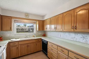 23 Christopher Ct, Palm Coast, FL 32137 - Photo 4