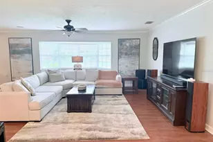 1310 Brandonwood Dr, Brandon, FL 33510 - Photo 4