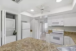 27 Oxford Ln, Palm Coast, FL 32137 - Photo 6