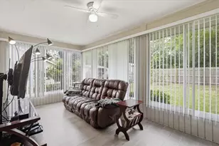 17 Putter Dr, Palm Coast, FL 32164 - Photo 26