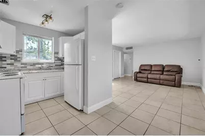 747 Derbyshire Road, Daytona Beach, FL 32114 - Photo 8