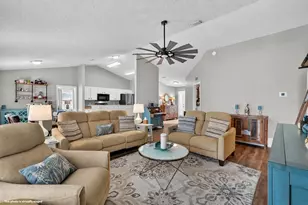 27 Lyndenhurst Ln, Palm Coast, FL 32137 - Photo 12