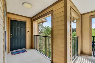 7800 Point Meadows Dr, Jacksonville, FL 32256 - Photo 4