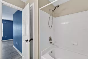 7800 Point Meadows Dr, Jacksonville, FL 32256 - Photo 18