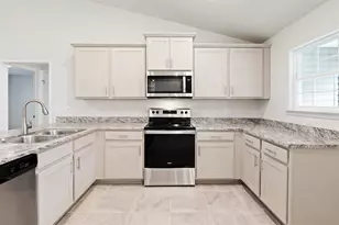 9 Lamar Ln, Palm Coast, FL 32137 - Photo 2