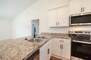 9 Lamar Ln, Palm Coast, FL 32137 - Photo 2