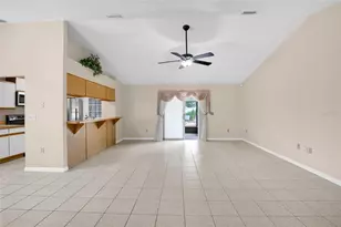 19 Barrington Dr, Palm Coast, FL 32137 - Photo 4
