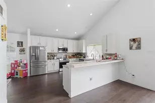 7800 St Giles Pl, Orlando, FL 32835 - Photo 10