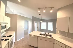 100 Woodhaven Dr, Palm Coast, FL 32164 - Photo 2