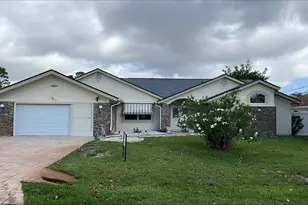 77 Folcroft Ln, Palm Coast, FL 32137 - Photo 2