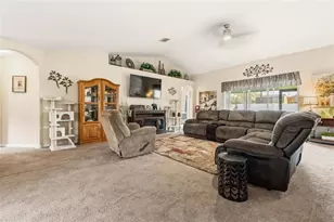 33 Royal Leaf Ln, Palm Coast, FL 32164 - Photo 12