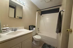 2490 SW 14th Dr, Gainesville, FL 32608 - Photo 6
