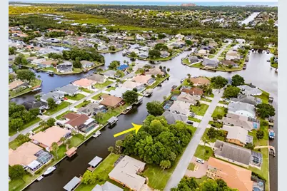 11 Commander Court, Palm Coast, FL 32137 - Photo 10