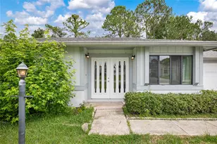 7 Warren Pl, Palm Coast, FL 32164 - Photo 2