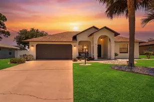17 Fenwick Ln, Palm Coast, FL 32137 - Photo 2