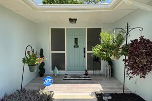 16 Courtney Pl, Palm Coast, FL 32137 - Photo 2