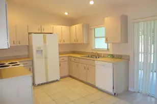 11 Pontiac Ln, Palm Coast, FL 32164 - Photo 6