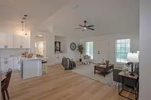 3210 Sarahs Ct, Green Cove Springs, FL 32043 - Photo 4