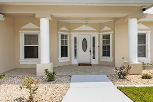 15 Royal Palm Ln, Palm Coast, FL 32164 - Photo 2