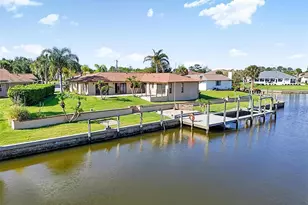 10 Crow Ct, Palm Coast, FL 32137 - Photo 2