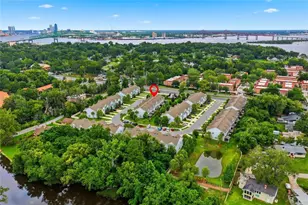 1680 Pottsburg Point Dr, Jacksonville, FL 32207 - Photo 12