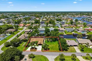 25 Cottonwood Ct, Palm Coast, FL 32137 - Photo 1