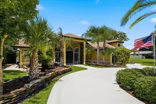 25 Cottonwood Ct, Palm Coast, FL 32137 - Photo 2