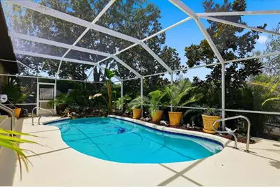 25 Cottonwood Court, Palm Coast, FL 32137 - Photo 2