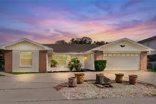 10 Felicia Ct, Palm Coast, FL 32137 - Photo 2