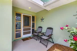 8 Courtney Pl, Palm Coast, FL 32137 - Photo 6