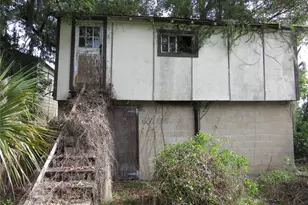 14 S Lake St, Crescent City, FL 32112 - Photo 8