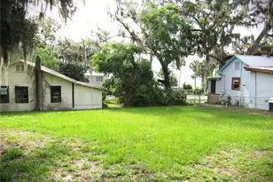 14 S Lake St, Crescent City, FL 32112 - Photo 4