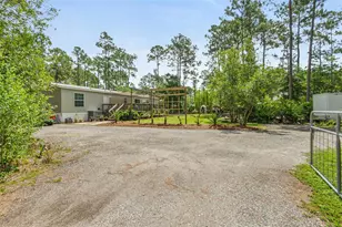 2553 Greentree St, Bunnell, FL 32110 - Photo 2
