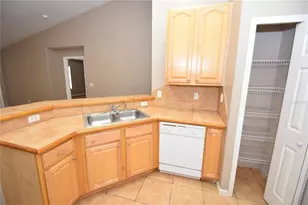7 Ryarbor Dr, Palm Coast, FL 32164 - Photo 10