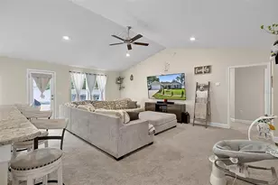 33 Richardson Dr, Palm Coast, FL 32164 - Photo 2