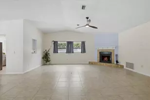 15 Wasserman Dr, Palm Coast, FL 32164 - Photo 4