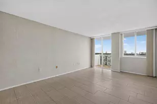 925 N Halifax Ave, Daytona Beach, FL 32118 - Photo 8