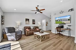 1 Round Tree Dr, Palm Coast, FL 32164 - Photo 4