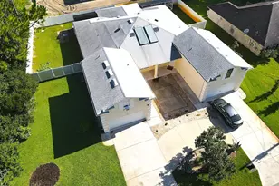 20 Regis Ln, Palm Coast, FL 32164 - Photo 2