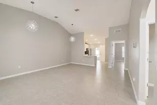 8 Linda Pl, Palm Coast, FL 32137 - Photo 4